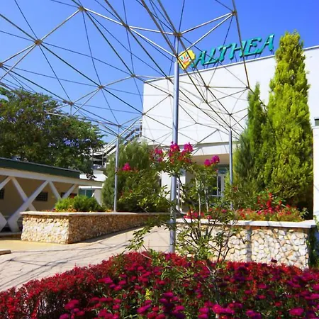 алтея Албена